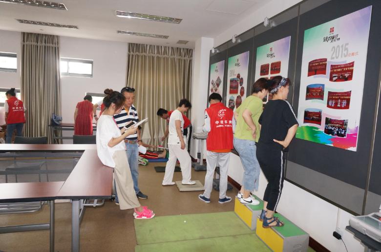 上海市社區(qū)<a href=http://www.anhaohn.com target=_blank class=infotextkey>健身</a>俱樂(lè)部