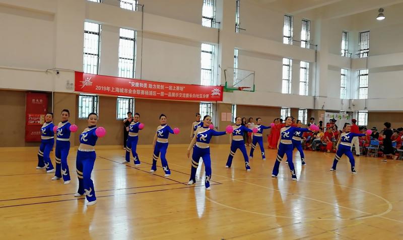 上海市社區(qū)<a href=http://www.anhaohn.com target=_blank class=infotextkey>健身</a>俱樂部 上海市社區(qū)<a href=http://www.anhaohn.com target=_blank class=infotextkey>健身</a>俱樂部