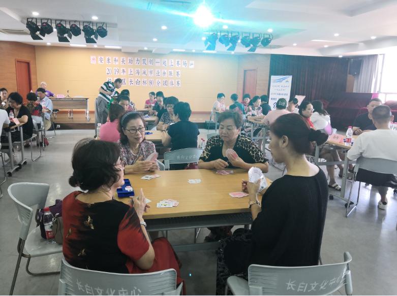 上海市社區(qū)<a href=http://www.anhaohn.com target=_blank class=infotextkey>健身</a>俱樂(lè)部 上海市社區(qū)<a href=http://www.anhaohn.com target=_blank class=infotextkey>健身</a>俱樂(lè)部