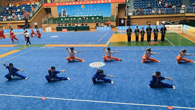 上海市社區(qū)<a href=http://www.anhaohn.com target=_blank class=infotextkey>健身</a>俱樂部 上海市社區(qū)<a href=http://www.anhaohn.com target=_blank class=infotextkey>健身</a>俱樂部