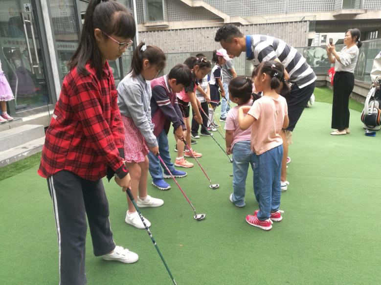 上海市社區(qū)<a href=http://www.anhaohn.com target=_blank class=infotextkey>健身</a>俱樂(lè)部