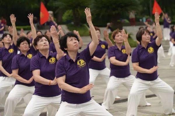 上海市社區(qū)<a href=http://www.anhaohn.com target=_blank class=infotextkey>健身</a>俱樂部