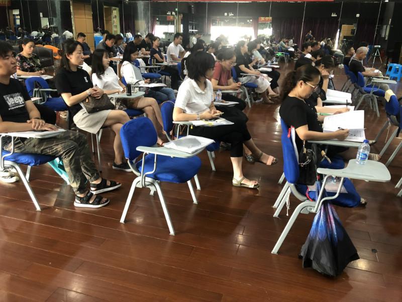 上海市社區(qū)<a href=http://www.anhaohn.com target=_blank class=infotextkey>健身</a>俱樂部 上海市社區(qū)<a href=http://www.anhaohn.com target=_blank class=infotextkey>健身</a>俱樂部