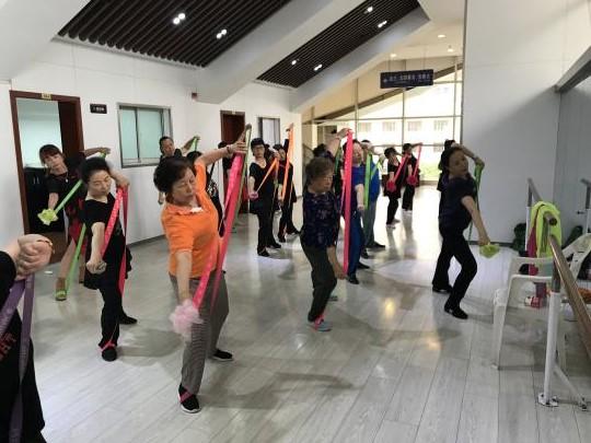 上海市社區(qū)<a href=http://www.anhaohn.com target=_blank class=infotextkey>健身</a>俱樂部 上海市社區(qū)<a href=http://www.anhaohn.com target=_blank class=infotextkey>健身</a>俱樂部