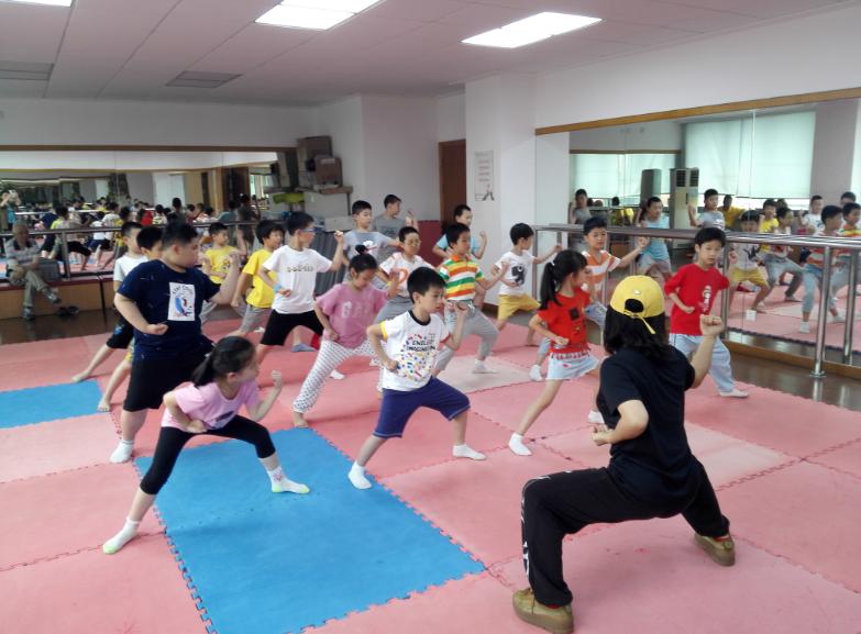 上海市社區(qū)<a href=http://www.anhaohn.com target=_blank class=infotextkey>健身</a>俱樂部