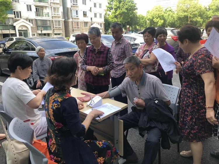 上海市社區(qū)<a href=http://www.anhaohn.com target=_blank class=infotextkey>健身</a>俱樂(lè)部