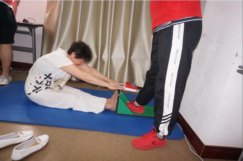 上海市社區(qū)<a href=http://www.anhaohn.com target=_blank class=infotextkey>健身</a>俱樂(lè)部