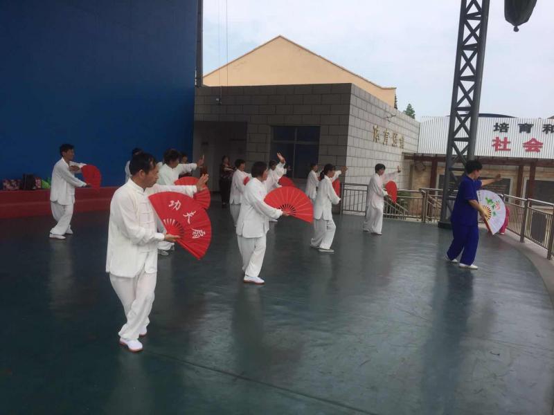 上海市社區(qū)<a href=http://www.anhaohn.com target=_blank class=infotextkey>健身</a>俱樂(lè)部 上海市社區(qū)<a href=http://www.anhaohn.com target=_blank class=infotextkey>健身</a>俱樂(lè)部