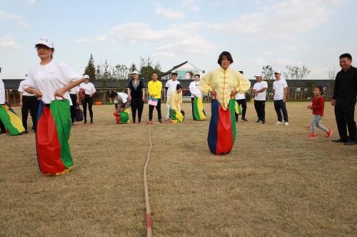 上海市社區(qū)<a href=http://www.anhaohn.com target=_blank class=infotextkey>健身</a>俱樂部 上海市社區(qū)<a href=http://www.anhaohn.com target=_blank class=infotextkey>健身</a>俱樂部