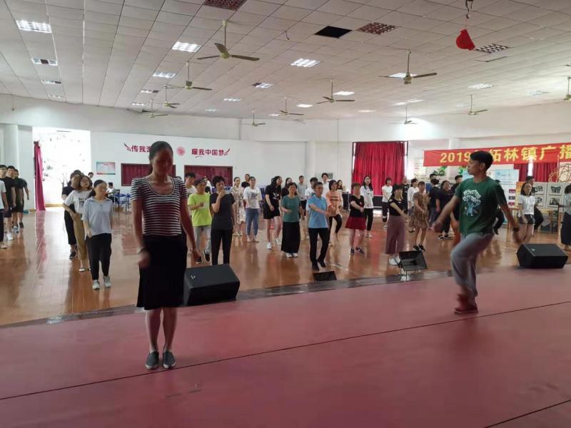 上海市社區(qū)<a href=http://www.anhaohn.com target=_blank class=infotextkey>健身</a>俱樂部 上海市社區(qū)<a href=http://www.anhaohn.com target=_blank class=infotextkey>健身</a>俱樂部