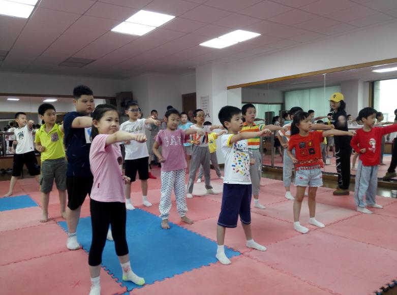 上海市社區(qū)<a href=http://www.anhaohn.com target=_blank class=infotextkey>健身</a>俱樂部