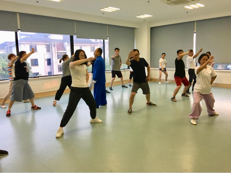 上海市社區(qū)<a href=http://www.anhaohn.com target=_blank class=infotextkey>健身</a>俱樂部