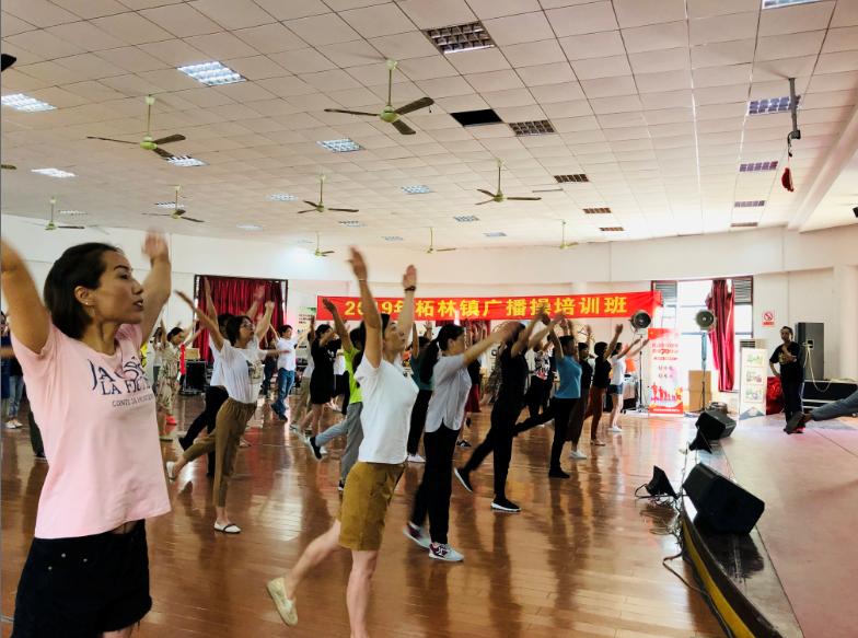 上海市社區(qū)<a href=http://www.anhaohn.com target=_blank class=infotextkey>健身</a>俱樂部 上海市社區(qū)<a href=http://www.anhaohn.com target=_blank class=infotextkey>健身</a>俱樂部