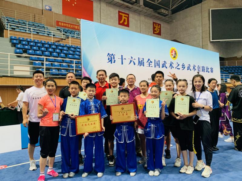 上海市社區(qū)<a href=http://www.anhaohn.com target=_blank class=infotextkey>健身</a>俱樂部 上海市社區(qū)<a href=http://www.anhaohn.com target=_blank class=infotextkey>健身</a>俱樂部