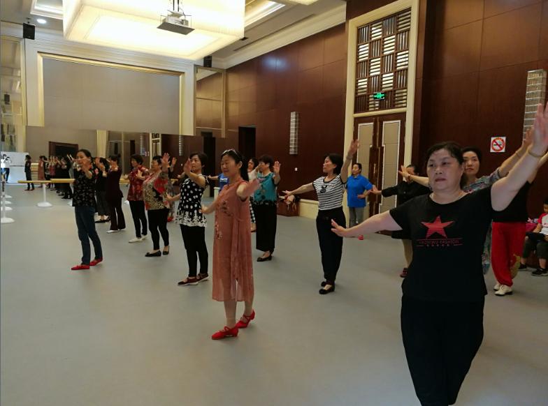 上海市社區(qū)<a href=http://www.anhaohn.com target=_blank class=infotextkey>健身</a>俱樂(lè)部