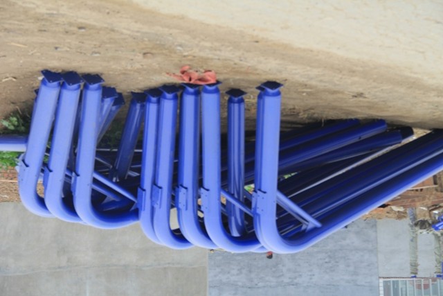 藍色地埋圓管
