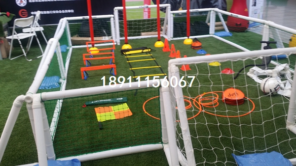 足球場地配套器材