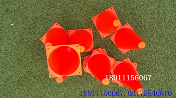 小號標(biāo)志桶