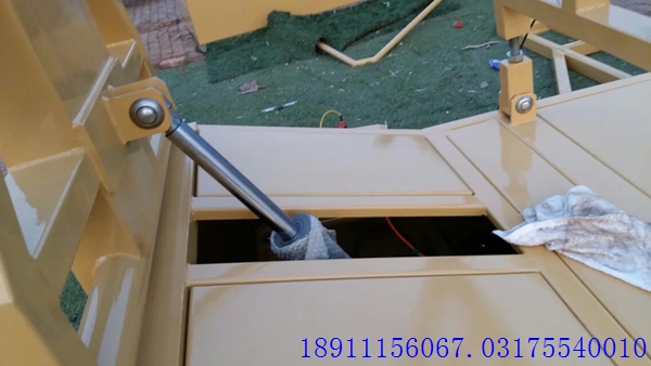 電動(dòng)液壓籃球架