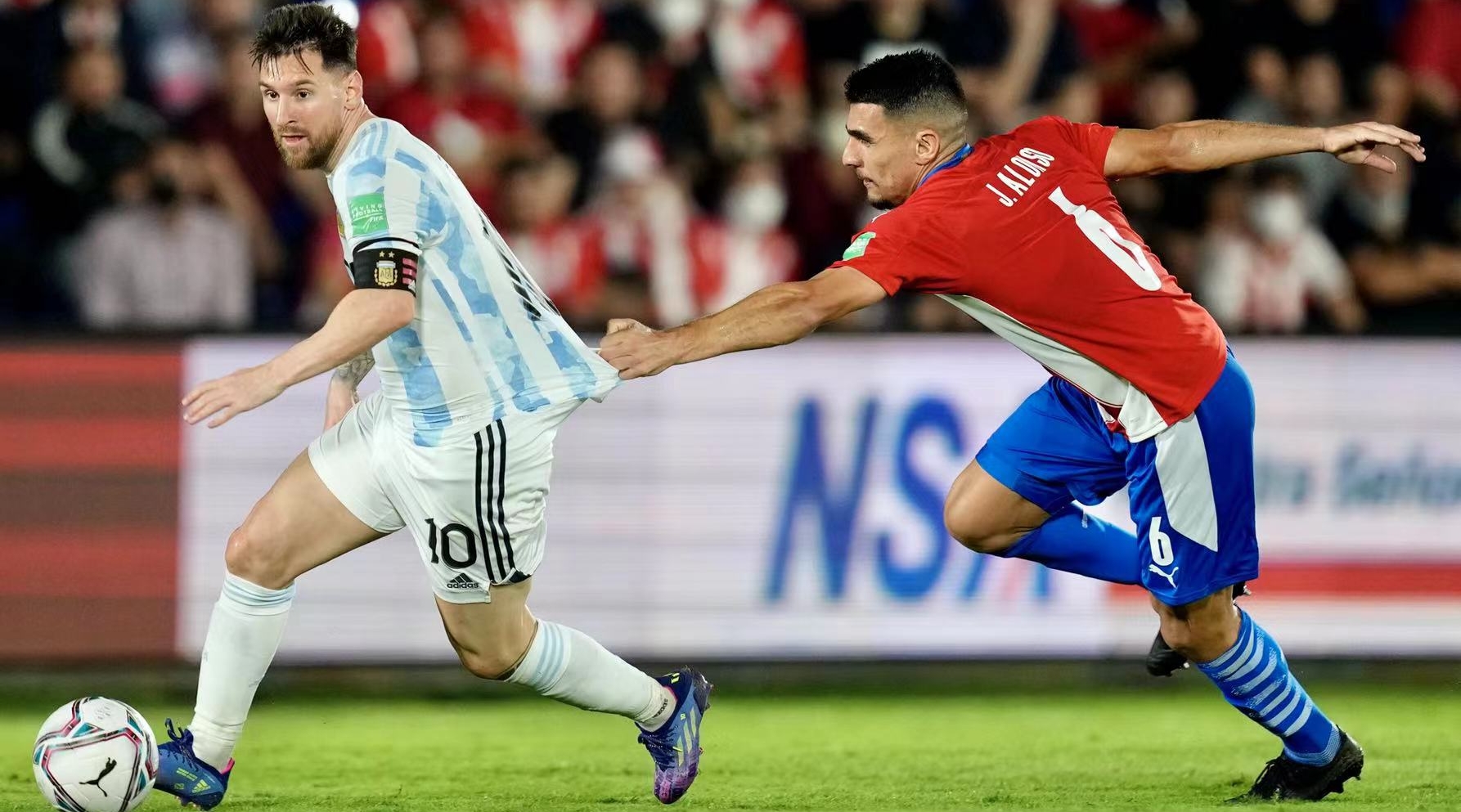 【世預(yù)賽】“桑巴”睡覺都能贏，勞模梅西卻帶不飛“雄鷹”