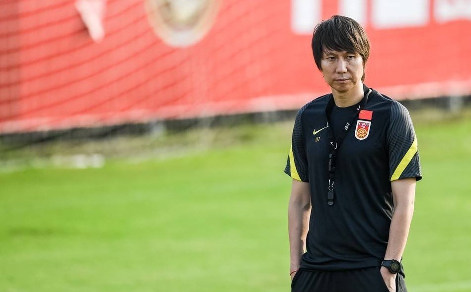 【12強賽】國足11小時跋涉抵沙迦，4天后對阿曼“生死戰(zhàn)”