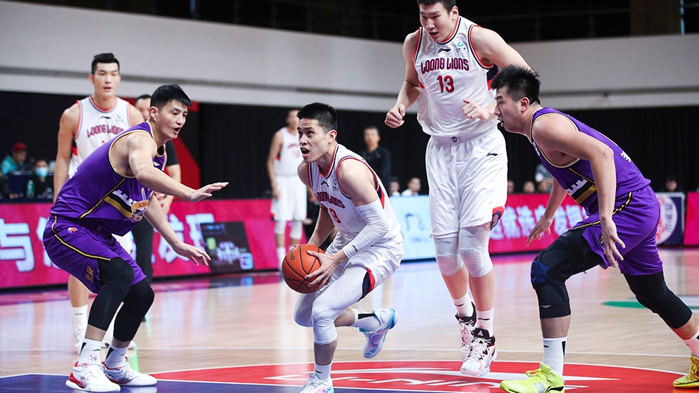 【CBA】最后時(shí)刻挺住，廣州隊(duì)擊敗北控