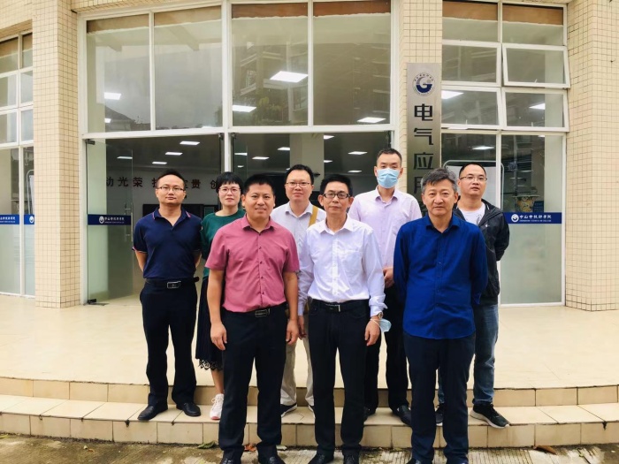 深入高校和企業(yè)調(diào)研 ，對(duì)接行業(yè)需求共促專業(yè)建設(shè)