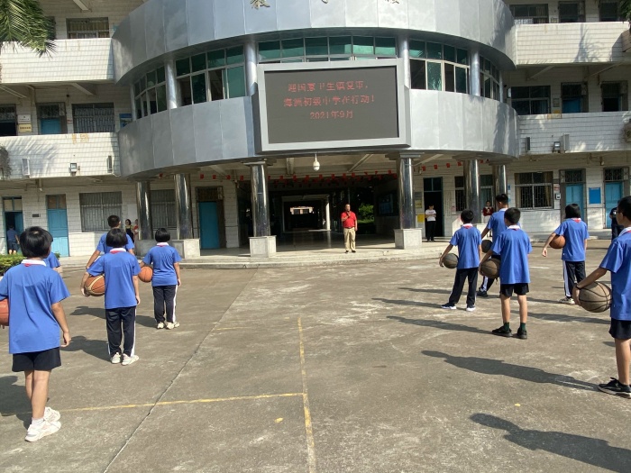 迎國家衛(wèi)生鎮(zhèn)復(fù)審，海洲初級中學(xué)在行動