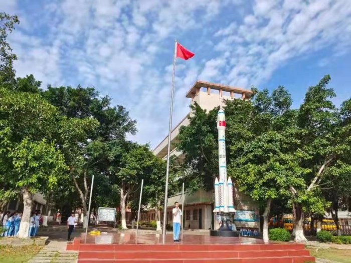 晚舟歸航，為強(qiáng)大的祖國(guó)點(diǎn)贊