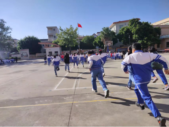 加強(qiáng)消防演練，共筑安全校園