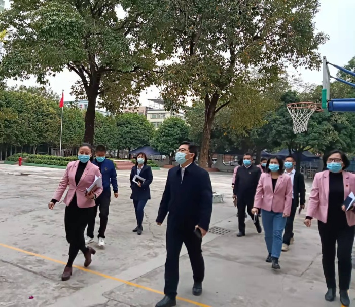 百年大計(jì)，教育為本