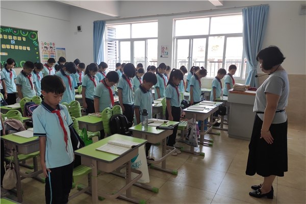 永遠(yuǎn)銘記歷史，吾輩當(dāng)自強(qiáng)