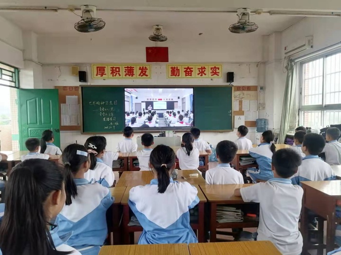 中山市神灣神舟學(xué)校開展第29個“世界精神衛(wèi)生日”主題教育活動 (5).jpg