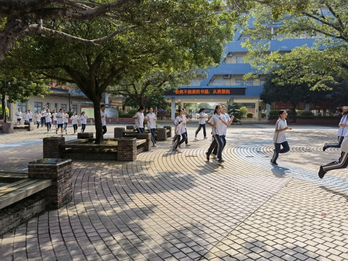 港口中學(xué)開(kāi)展“紀(jì)念9·18”國(guó)防教育活動(dòng)