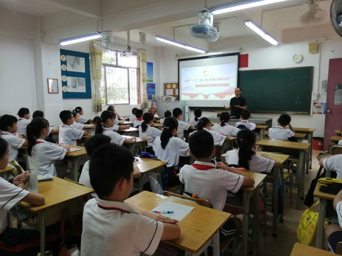 喜迎“八少”提心愿，高舉隊(duì)旗跟黨走