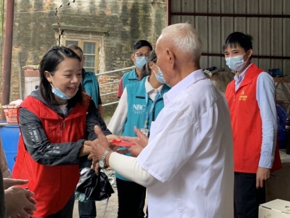 濃濃敬老情，三角鎮(zhèn)結(jié)民村開展重陽節(jié)慰問活動