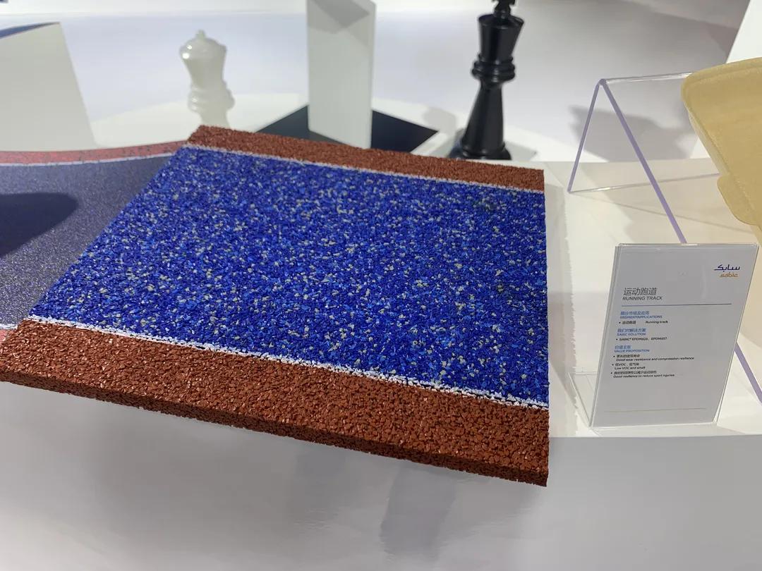“黑科技”跑道，讓運動員“飛了起來”！-奧運田徑跑道是如何造出來的？