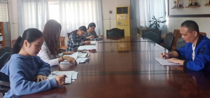 甘老師 評(píng)課.jpg