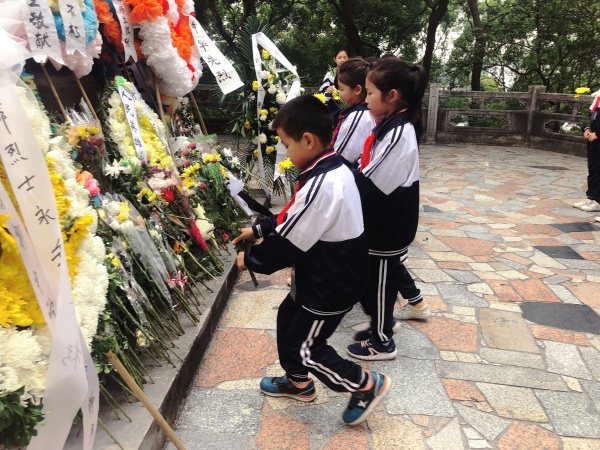 緬懷先烈 致敬英雄清明祭祀圖片IMG_0802.PNG