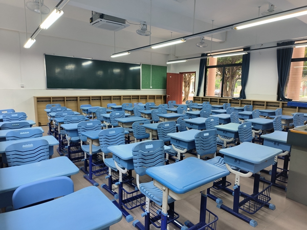 1662349368370058736.jpg 課桌和午休床.jpg