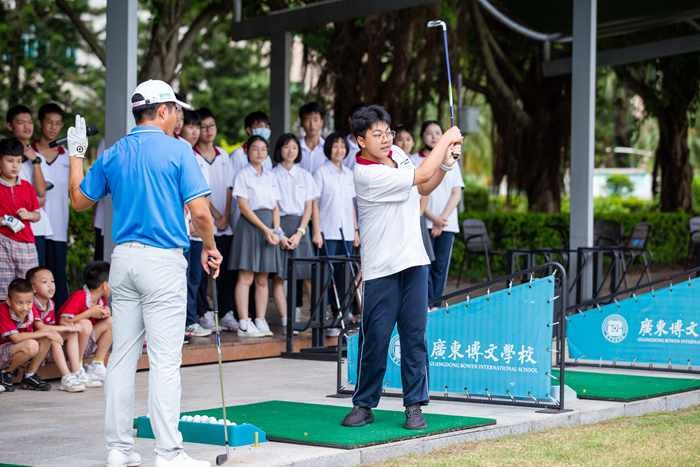 高中學(xué)生打球 (2).jpg