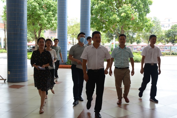 低碳惠普校園專項基金項目組 (10).JPG