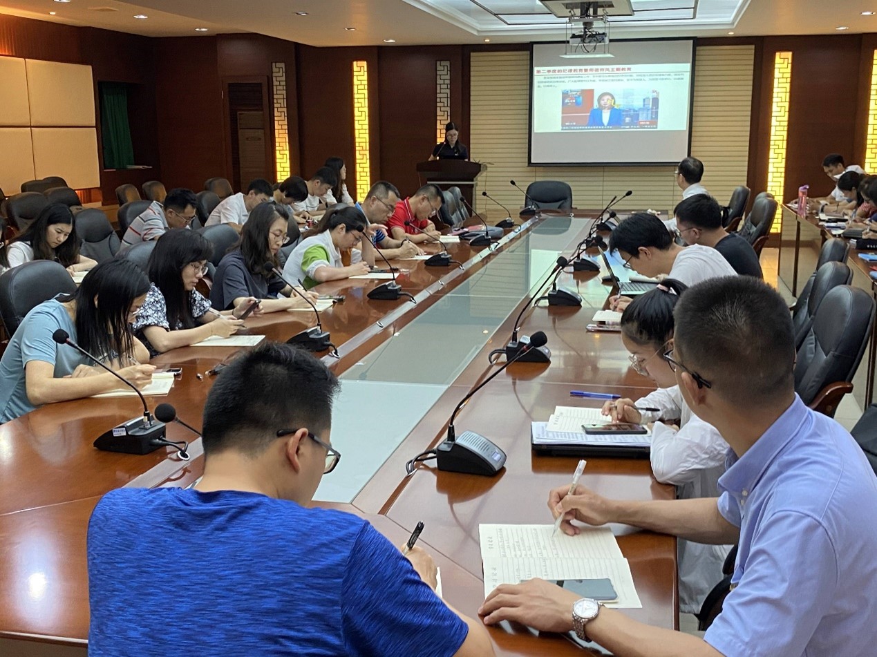 5.學(xué)生工作支部.jpg 5.學(xué)生工作支部.jpg