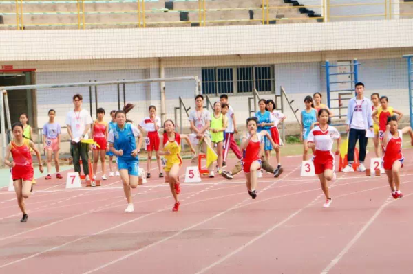 林美琪(右三)400米決賽