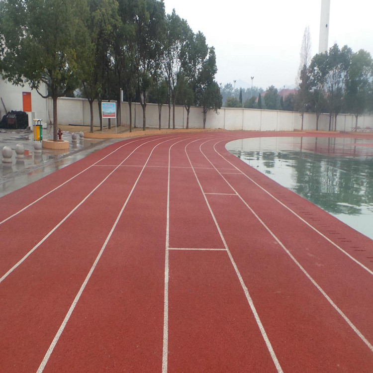 球場<a href=http://www.anhaohn.com target=_blank class=infotextkey>塑膠跑道</a> 透氣型<a href=http://www.anhaohn.com target=_blank class=infotextkey>塑膠跑道</a> 學(xué)校操場<a href=http://www.anhaohn.com target=_blank class=infotextkey>塑膠跑道</a>工程 歡迎選購