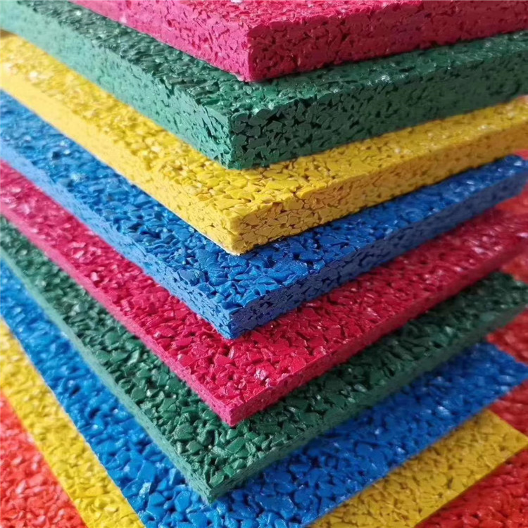 義發(fā)供應(yīng) 學(xué)校操場<a href=http://www.anhaohn.com target=_blank class=infotextkey>塑膠跑道</a> 校園<a href=http://www.anhaohn.com target=_blank class=infotextkey>塑膠跑道</a> 公園<a href=http://www.anhaohn.com target=_blank class=infotextkey>塑膠跑道</a> <a href=http://www.anhaohn.com target=_blank class=infotextkey>塑膠跑道</a>鋪設(shè)