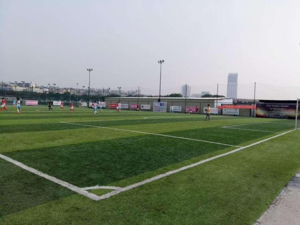 承運(yùn)足球場(chǎng)