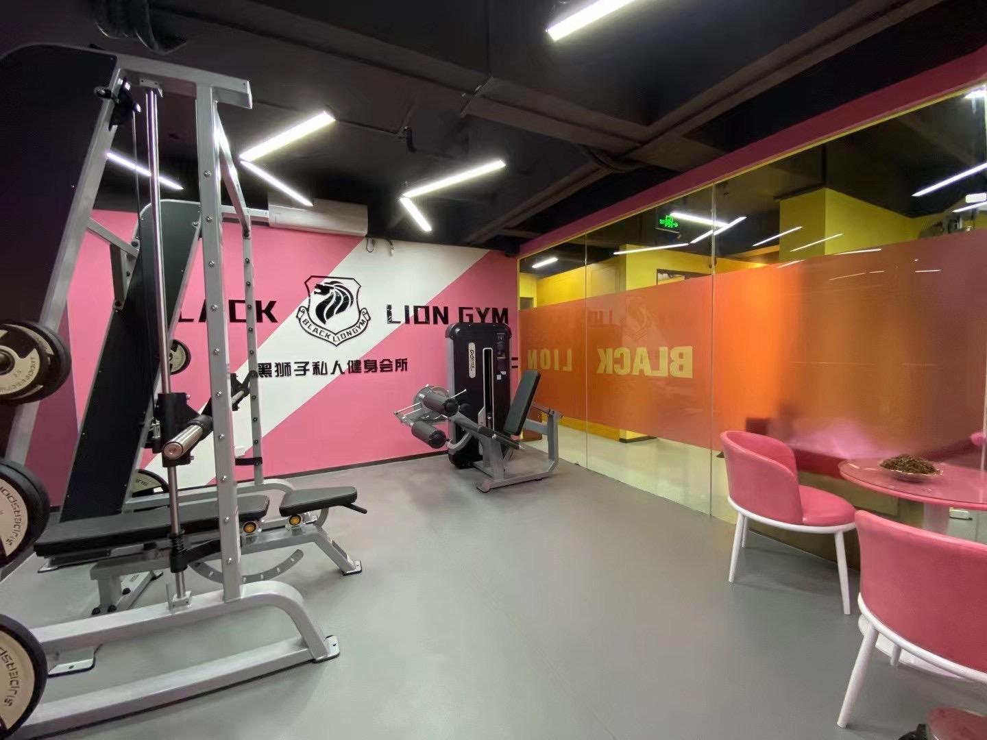 黑獅子星河灣門(mén)店