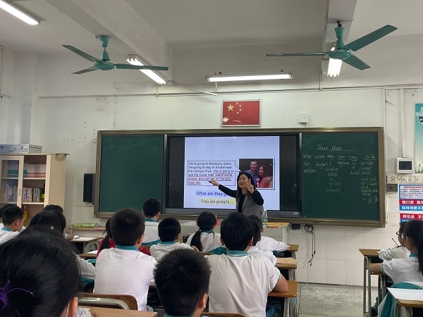英語(yǔ)課堂展風(fēng)姿，專業(yè)引領(lǐng)促成長(zhǎng)