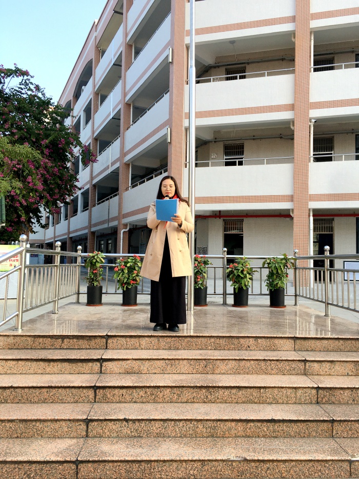 開發(fā)區(qū)第一小學：舉行“人道博愛，文明火炬”慈善萬人行捐款活動